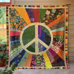Retriever Autumn Vibes Quilted Blanket